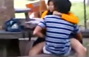 私は彼女のパンティーと毛深い指を裂いた 女性 むけ エッチ 動画