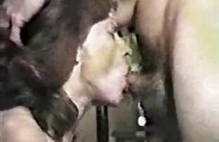 女の子はよく自分自身の完全なよく注ぎました 女性 用 エッチ な 動画