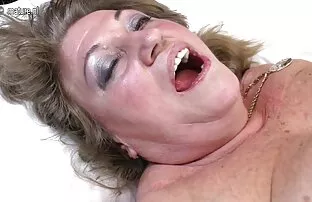 愛人ショーおっぱいと滑り エロ 無料 女性 動画