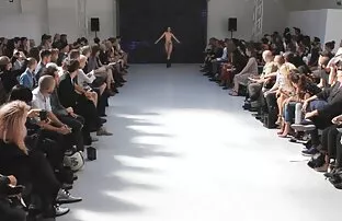 素敵で美しい、喉、舌の後、セレナは所定の位置に置かれました エロ 無料 動画 女性 向け