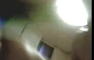 この男は面白い若い女性を選び、彼女を家に連れて行きます エッチ な 動画 無料 女性 向け