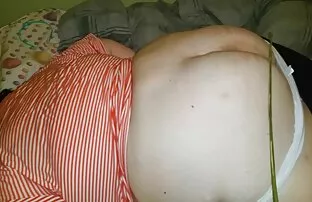 二売春婦のために彼女のa誕生日男オン彼のベッド 女性 専用 オナニー 動画